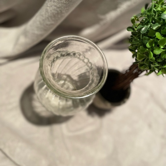 ‼️3/$33‼️ ✨🍶Simple Vase🍶✨ - Picture 2 of 3